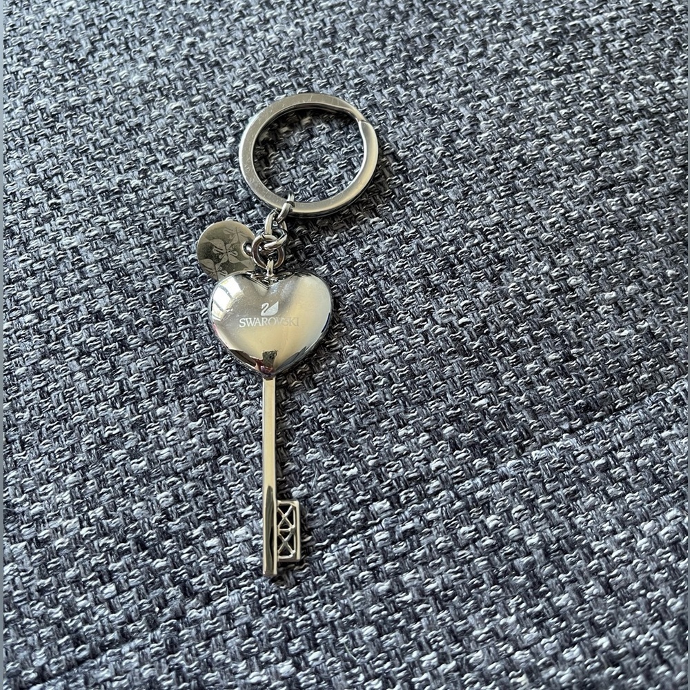 Swarovski Crystal heart keychain - Picture 8 of 8